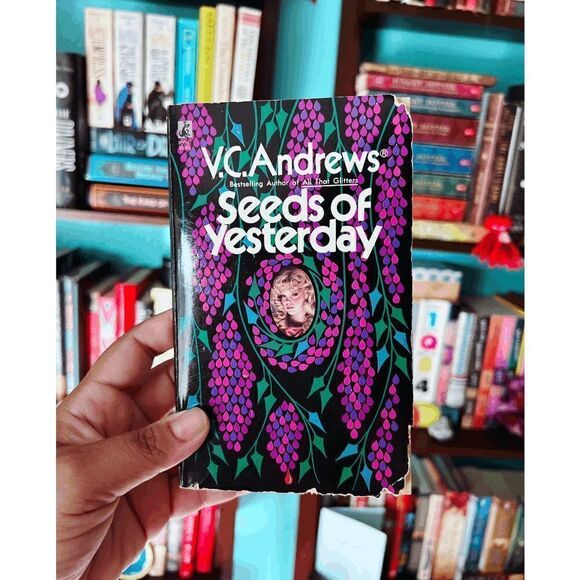 Vintage "Seeds of Yesterday" by V.C. Andrews Paperback Book - Picture 2 of 4